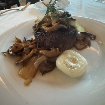 Cielo - Angus Petite Filet Mignon 8oz - Seafood Near Me - Cabazon, California