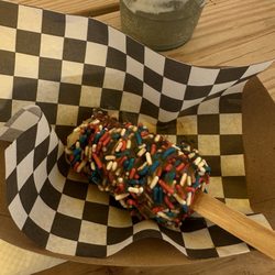 The Banana Bar - Today I'm stop at Banana Bar. Everything Looks so yummy. I got half Banana with chocolate.