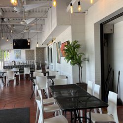 La Parrilla - Salón comedor,  hay varios