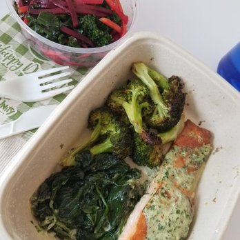 Cook Unity - Salmon with brocolii and spinach with a kale side salad - Food Delivery Services Near Me