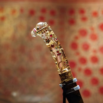Davids Samling - Crystal sword hilt decorated with gemstones. - Museums Near Me - København K, 84 Davids Samling - Crystal sword hilt decorated with gemstones. - Museums Near Me - København K, 84