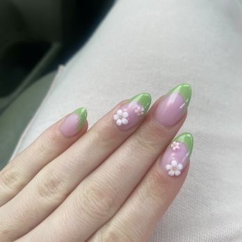 Lavish Nails Salon - Nail Salons Near Me - Martinez, California