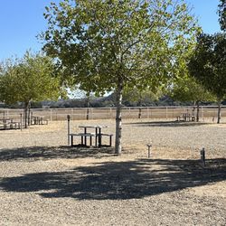 Tres Hermanas Winery - RV resort