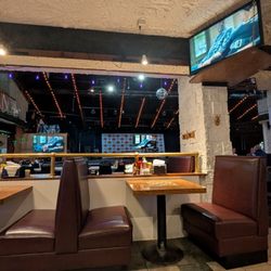 Brat Stop - Dance hall and live music stage