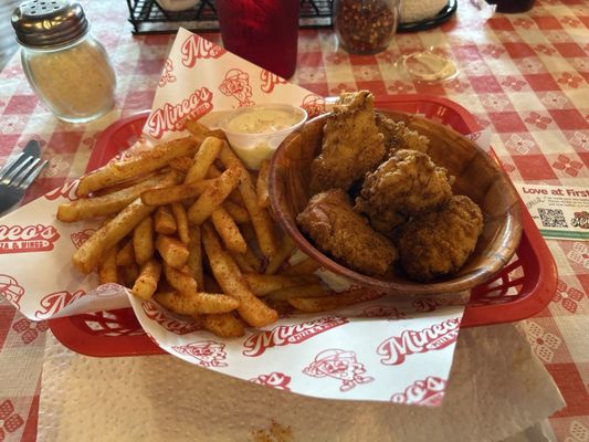 Mineo's Pizza & Wings by null