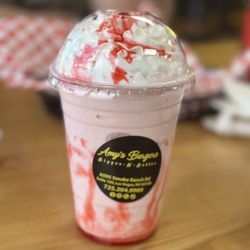 Amy's Burgers - Strawberry shake