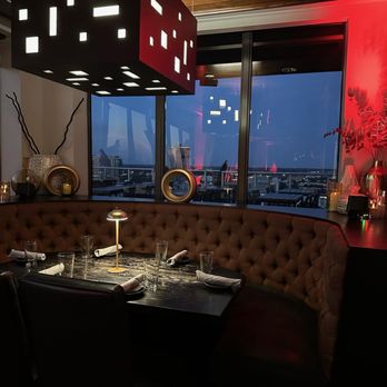 Fahrenheit Charlotte - Indoor seating - New American Near Me - Charlotte, North Carolina Fahrenheit Charlotte - Indoor seating - New American Near Me - Charlotte, North Carolina