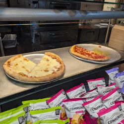 18 Monroe Street Market - Fresh pizza by the slice!