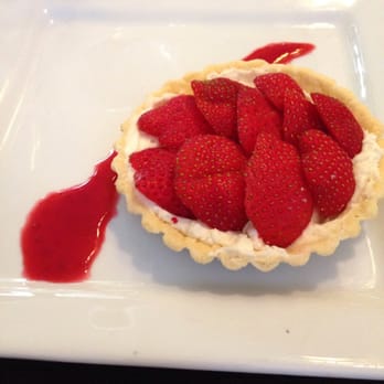 Au Relais d'Artémis - Delicious strawberry tart - Restaurants Near Me - Bracieux, 41