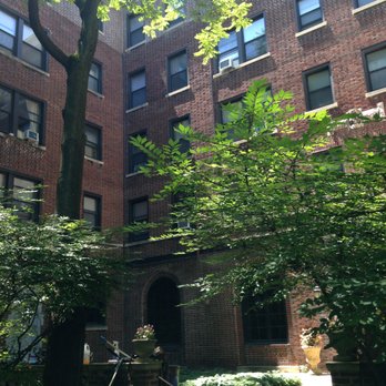 Metropolitan Rental Corporation - 525 W Arlington Pl courtyard - Property Management Near Me - Chicago, Illinois Metropolitan Rental Corporation - 525 W Arlington Pl courtyard - Property Management Near Me - Chicago, Illinois