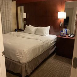 Residence Inn by Marriott Auburn - One bedroom suite