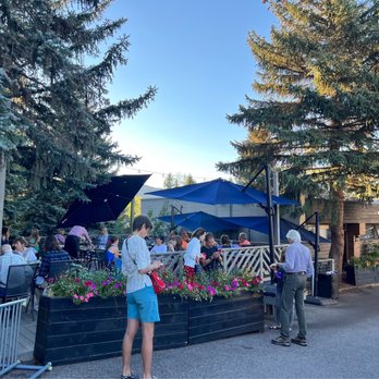 Mawa's Kitchen - Outdoor dinning in the summer - New American Near Me - Aspen, Colorado