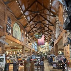 Bass Pro Shops - Entrance