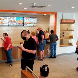 Popeyes Louisiana Kitchen - Good space inside and fun atmosphere