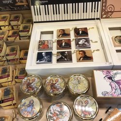 Mondschnuppe - Spieluhren mit romantischen Motiven.  Music boxes with romantic motifs.