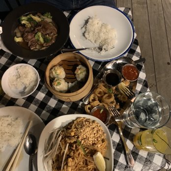Sambal - Thai Beef and Broccoli, Pad Thai, shrimp dumplings - Thai Near Me - Irvington, New York
