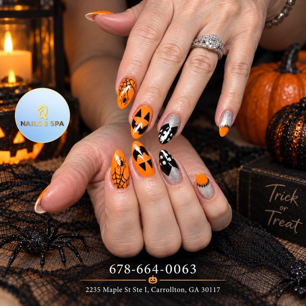 Q Nails & Spa Logo