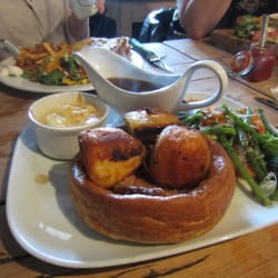 The Ragged Trousers - Roast dinner joy