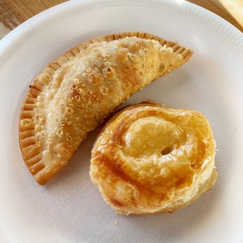 Breadman Miami - Beef empanada and beef pastelito - Bakeries Near Me - Hialeah, Florida