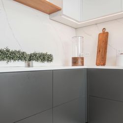 NZ Designs & Construction - Sky Bridge, West Loop, Chicago 2021 - Contemporary Kitchen
