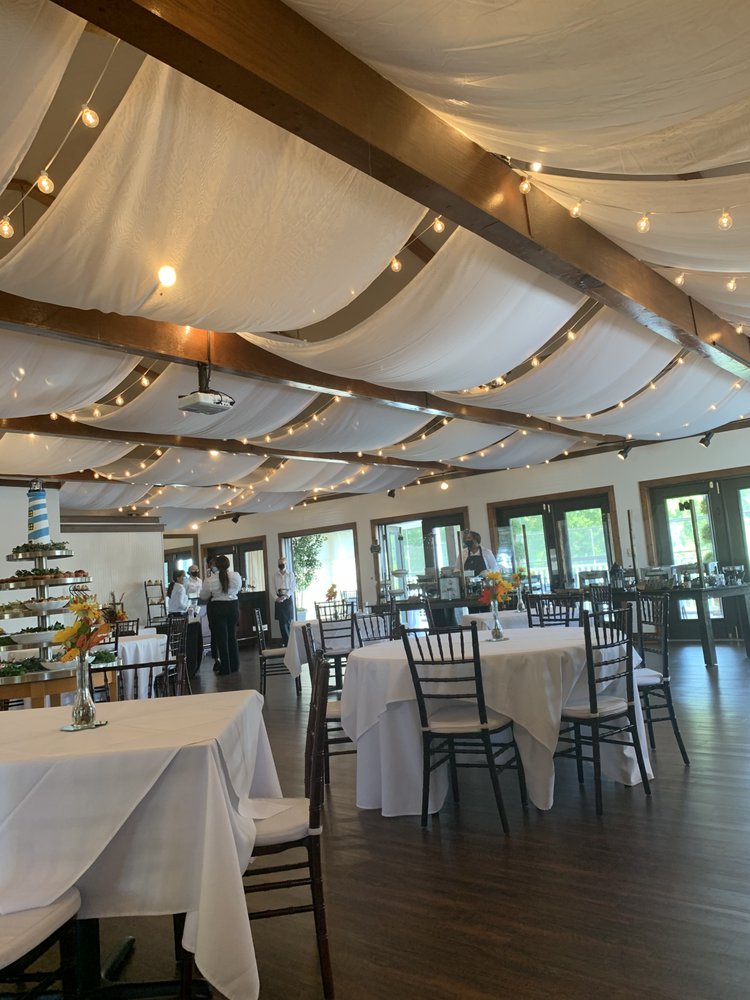 THE LIGHTHOUSE ON THE LAKE Updated September 2024 34 Photos & 19