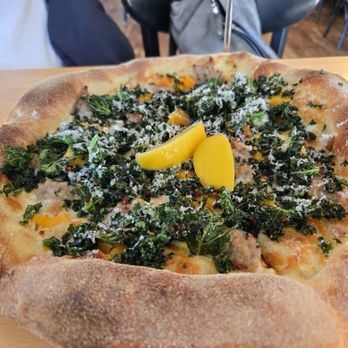 Pizzeria da Laura - Beans and greens, New York style - Pizza Near Me - Berkeley, California