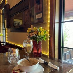 Y Knot Winery - Soup and flowers