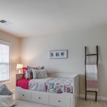 Decor Haven By Adrienne - Spare room - Interior Design Near Me - Oakton, Virginia