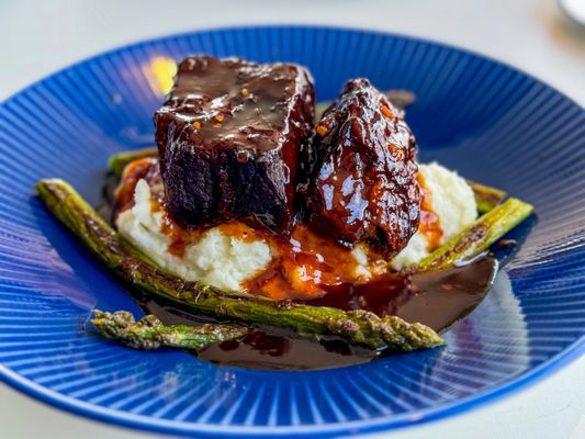 Jula's on the Potomac by null