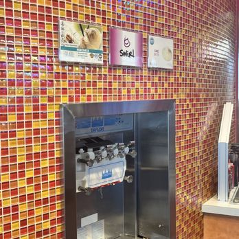Blu Berry Frozen Yogurt - Ice Cream & Frozen Yogurt Near Me - Silverdale, Washington