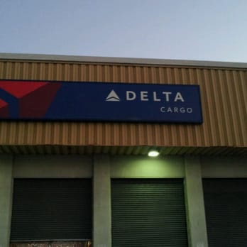 delta cargo pets phone number