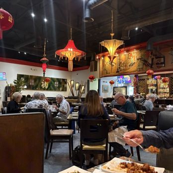 Canton Bistro - Busy on Monday night - Chinese Near Me - La Quinta, California