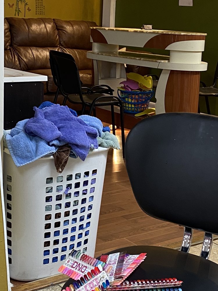 NAIL TIME SALON Updated October 2024 639 N Liberty St, Waynesboro