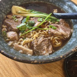 Braised beef noodle soup