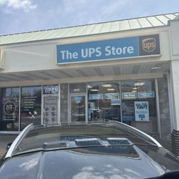 Exterior outside entrance of The UPS Store - The entrance - Philadelphia, Pennsylvania Exterior outside entrance of The UPS Store - The entrance - Philadelphia, Pennsylvania