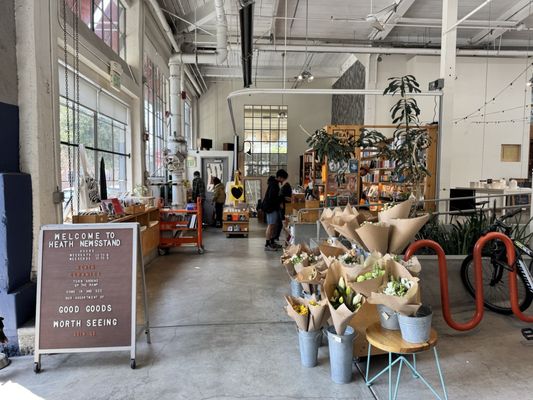 Heath Newsstand by null