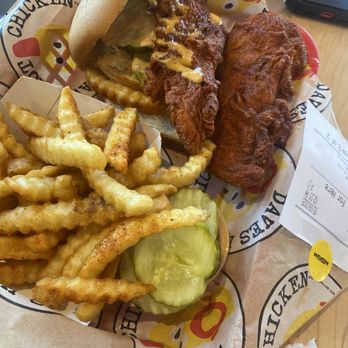 Dave's Hot Chicken - Chicken Shop Near Me - Laveen, Arizona