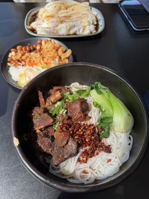 Lee’s Kitchen Noodle & Rice U Dub by null