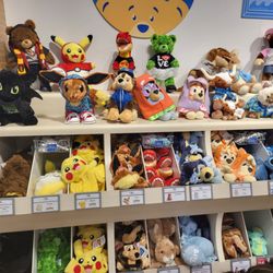 Build-A-Bear Workshop - Selection of stuffed animals