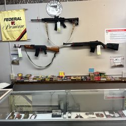 Southern Boys Bargain Houses - Various rifles