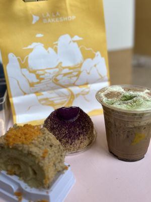 LÀ LÁ Bakeshop NYC by null