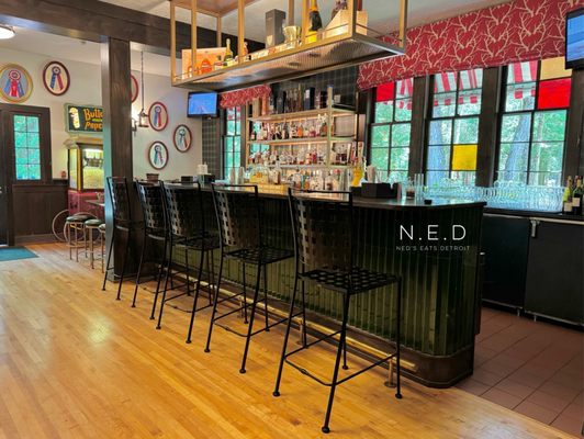 Woods Restaurant and Bobby's Bar by null
