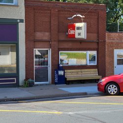 Robert's Cafe - CAFE FRONT