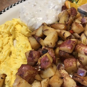 Black Bear Diner - Chicken fried steak platter.  Chicken fried steak coating/breading not oily, very tasty and seasoned well. - Diners Near Me - Rancho Cucamonga, California