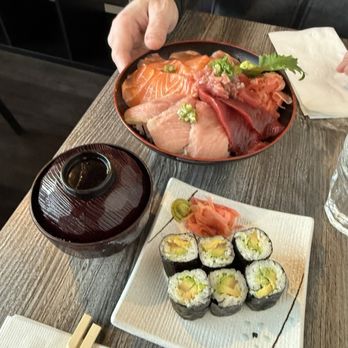 Akebono Japanese Cuisine - Sushi Bars Near Me - Seattle, Washington