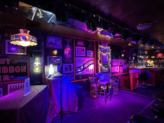 Bob and Barbara's Lounge by null
