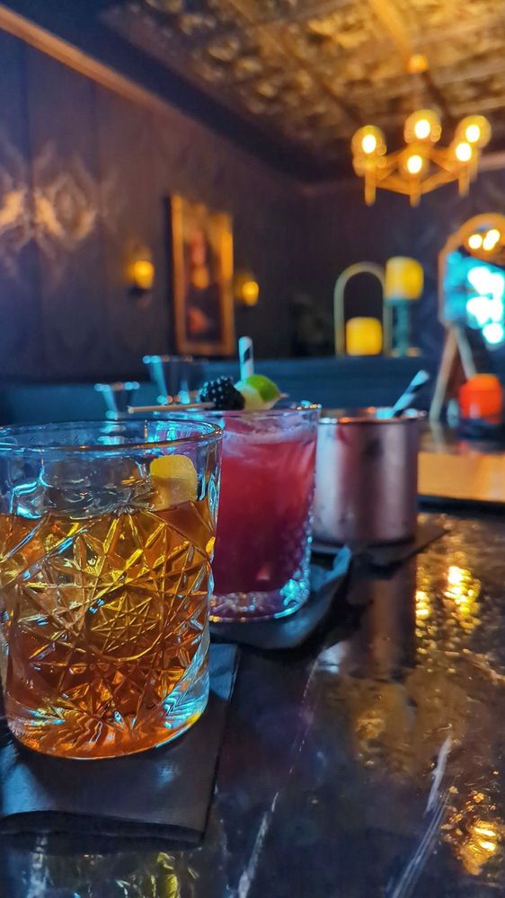 Social spots from X Bar