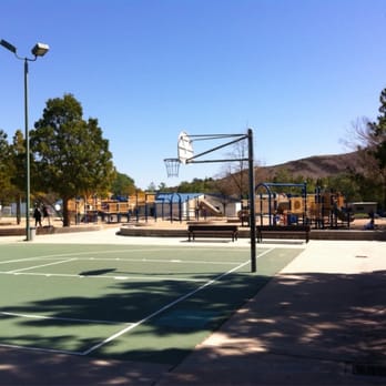 Valley View Park - Basketball and playground. - Parks Near Me - Oak Park, California