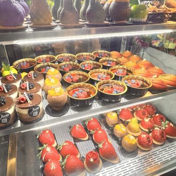 Jhoanes Bakery & Coffee - Bakeries Near Me - Astoria, New York