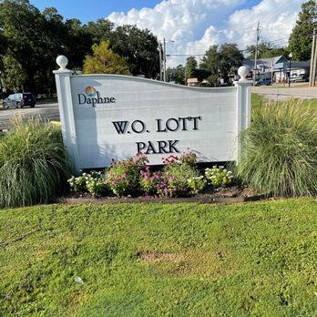 W O Lott Park - Tennis Near Me - Daphne, Alabama
